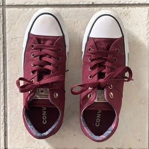 Burgundy converse